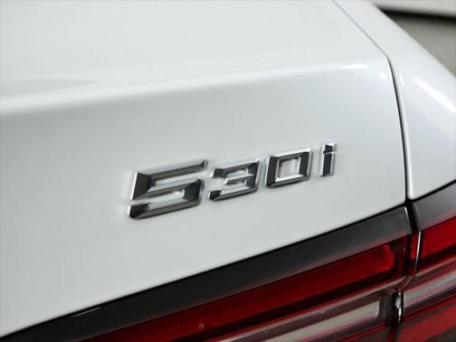 2024 BMW 530 i xDrive