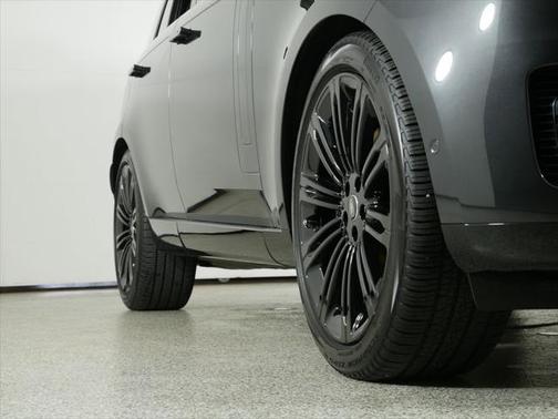 2024 Land Rover Range Rover P530 SE