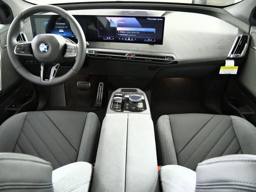 2026 BMW iX xDrive60