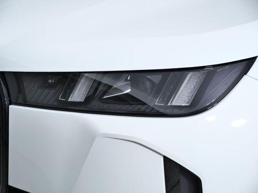 2026 BMW iX xDrive60