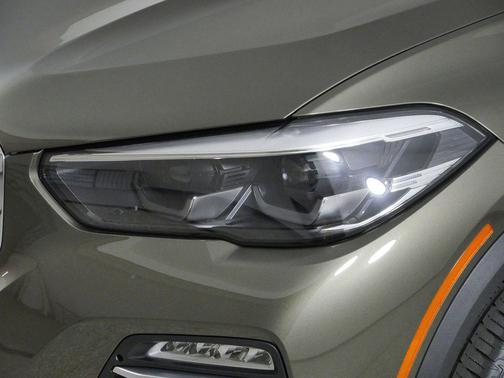Manhattan Green Metallic 2021 BMW X5 xDrive40i