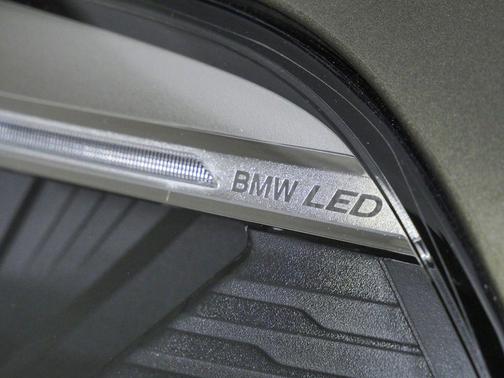 Manhattan Green Metallic 2021 BMW X5 xDrive40i