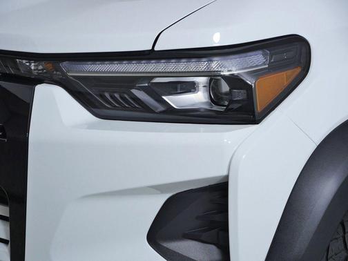 Summit White 2025 Chevrolet Colorado ZR2