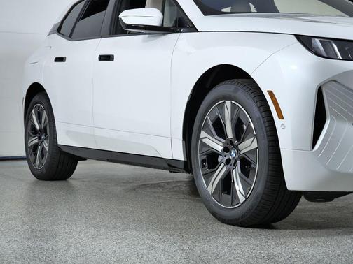 2026 BMW iX xDrive45