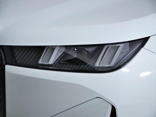 2026 BMW iX xDrive60