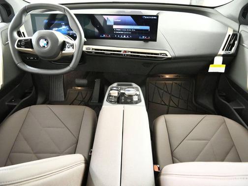 2026 BMW iX xDrive60