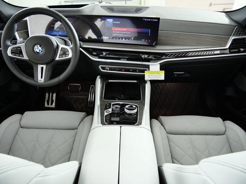 Green Metallic 2026 BMW X6 M60i