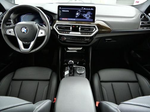 2025 BMW X4 xDrive30i