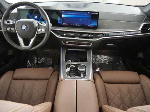 Manhattan Green Metallic 2024 BMW X5 PHEV xDrive50e