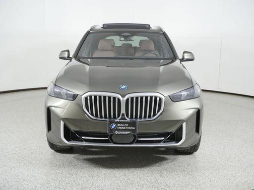 Manhattan Green Metallic 2024 BMW X5 PHEV xDrive50e