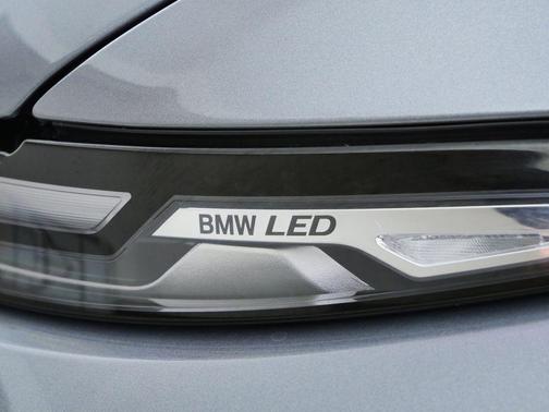 Skyscraper Grey Metallic 2023 BMW X7 xDrive40i