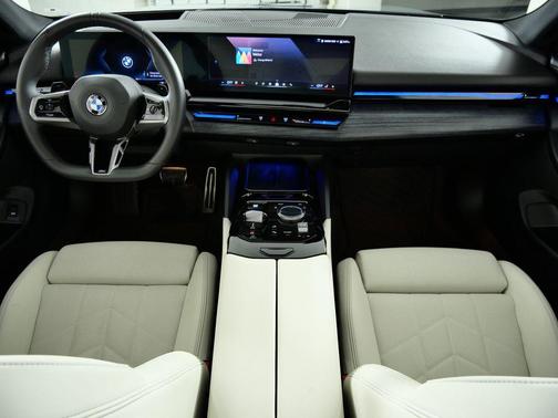 2025 BMW 530 xDrive