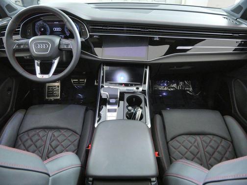 Daytona Gray Pearl Effect 2025 Audi SQ7 4.0T Prestige