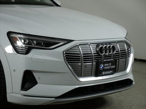 2019 Audi e-tron Premium Plus