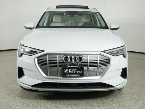 2019 Audi e-tron Premium Plus