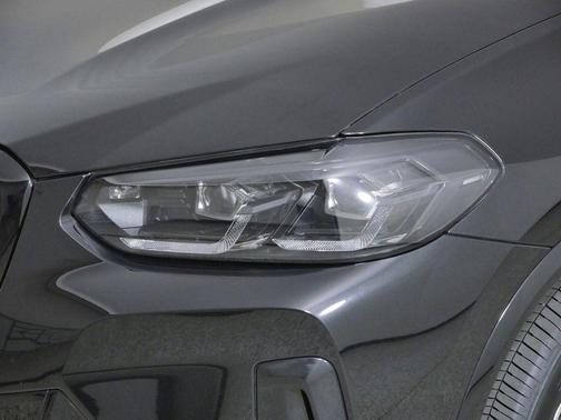 Black Sapphire Metallic 2023 BMW X4 M40i