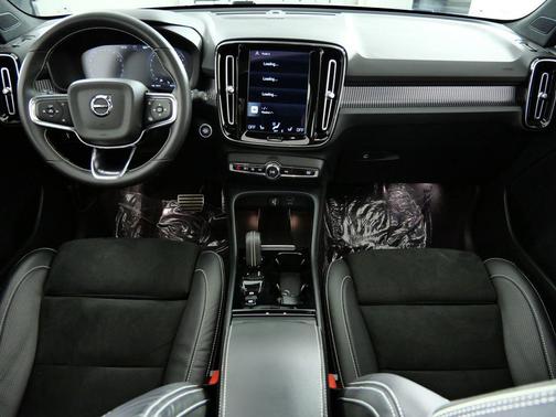 2021 Volvo XC40 T5 R-Design
