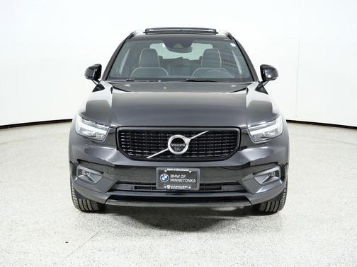 2021 Volvo XC40 T5 R-Design