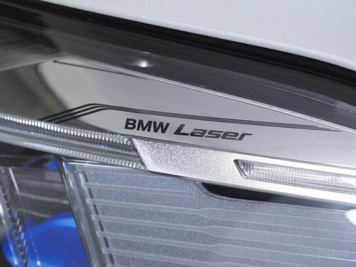 Mineral White Metallic 2020 BMW X6 xDrive40i