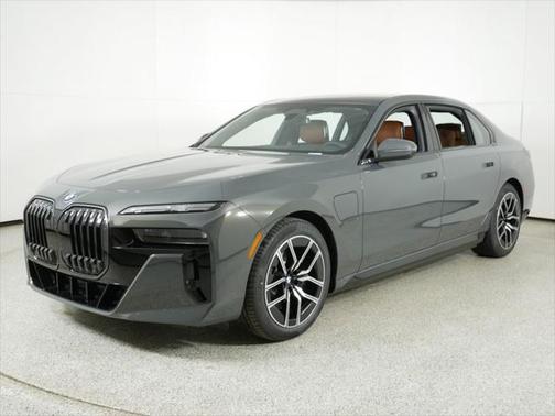 2025 BMW 750e i xDrive