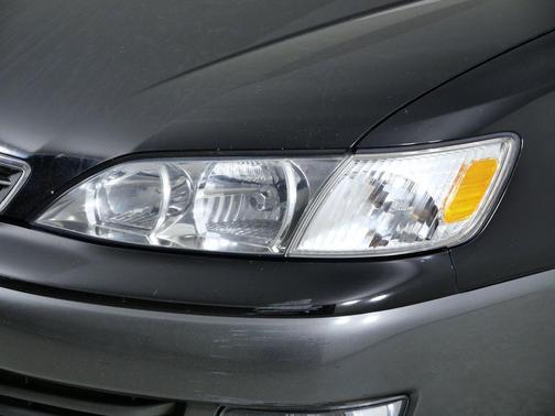 2000 Lexus ES 300 Base