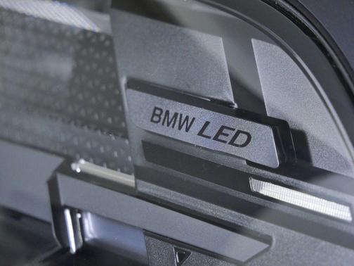 Carbon Black Metallic 2025 BMW X6 xDrive40i