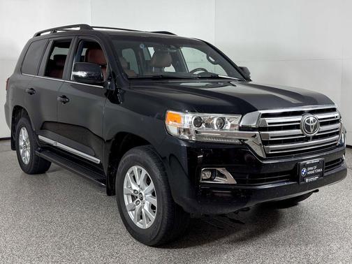 2017 Toyota Land Cruiser Base