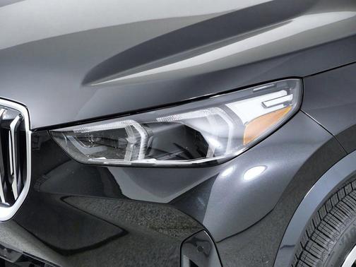 Black Sapphire Metallic 2026 BMW X1 xDrive28i