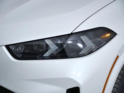 White Metallic 2026 BMW X5 PHEV xDrive50e