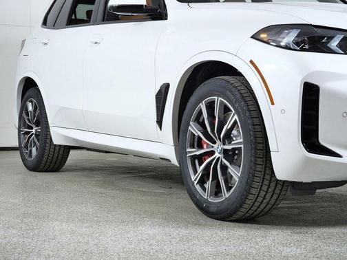 White Metallic 2026 BMW X5 PHEV xDrive50e
