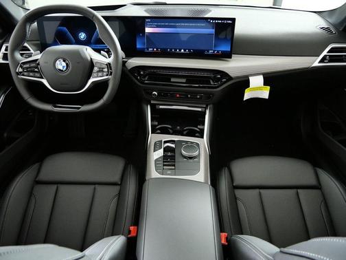 2026 BMW 330 xDrive NA