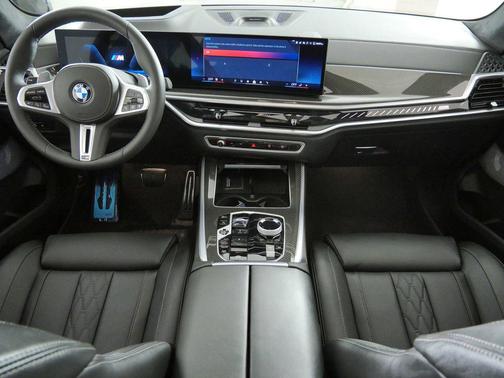 Black Sapphire Metallic 2026 BMW X5 M60i