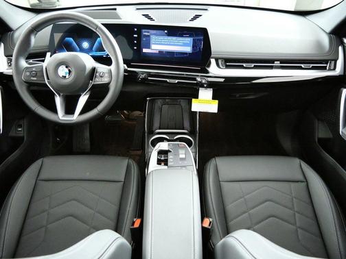 Cape York Green Metallic 2026 BMW X1 xDrive28i