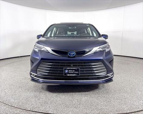 2024 Toyota Sienna Platinum 7 Passenger