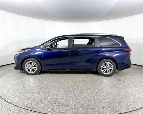 2024 Toyota Sienna Platinum 7 Passenger