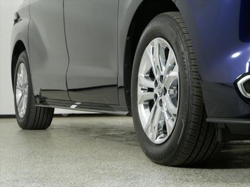 2024 Toyota Sienna Platinum 7 Passenger