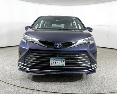 2024 Toyota Sienna Platinum 7 Passenger
