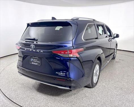 2024 Toyota Sienna Platinum 7 Passenger