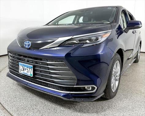 2024 Toyota Sienna Platinum 7 Passenger