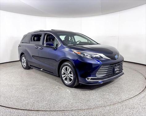 2024 Toyota Sienna Platinum 7 Passenger