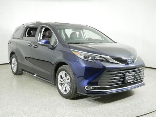 2024 Toyota Sienna Platinum 7 Passenger