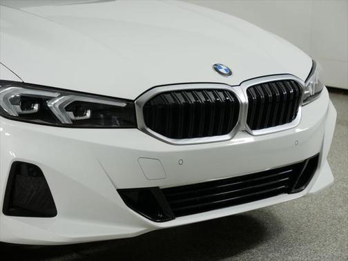 2025 BMW 330 i xDrive