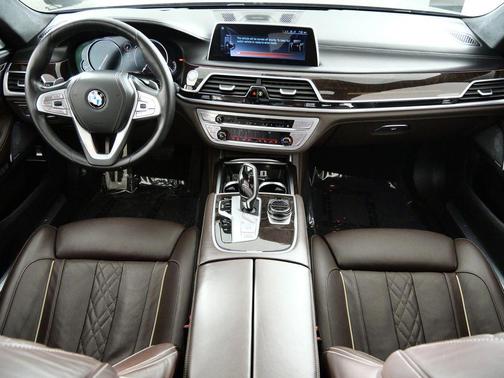 2016 BMW 750 i xDrive