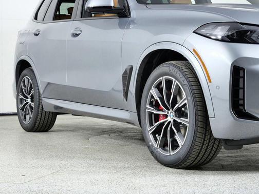 Gray Metallic 2026 BMW X5 xDrive40i