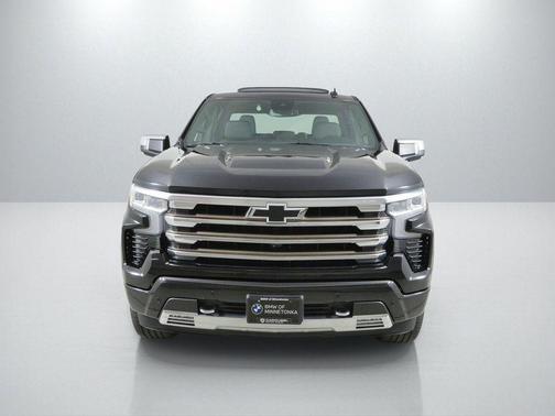 Black 2022 Chevrolet Silverado 1500 High Country
