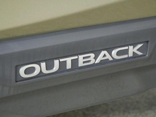 Autumn Green Metallic 2023 Subaru Outback Limited XT