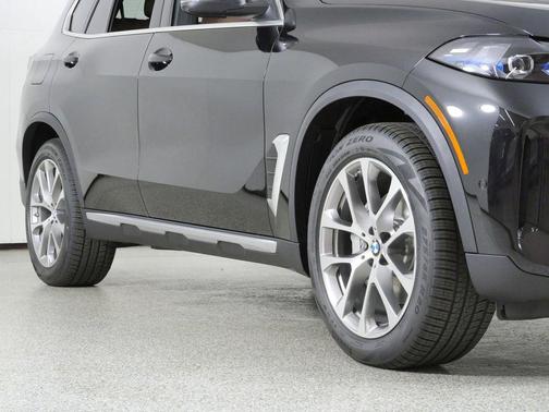 Black Sapphire Metallic 2026 BMW X5 xDrive40i