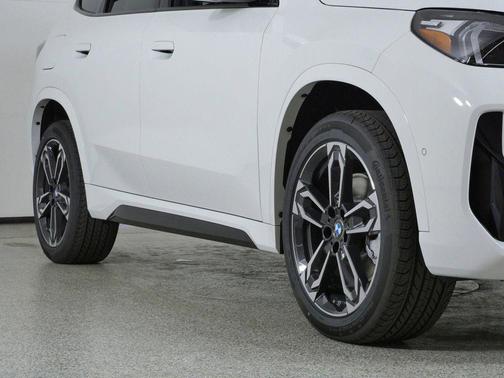 Alpine White 2026 BMW X1 xDrive28i