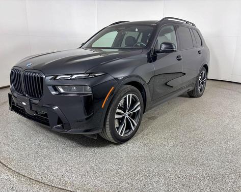 Black Sapphire Metallic 2025 BMW X7 xDrive40i