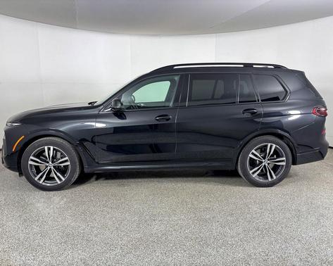 Black Sapphire Metallic 2025 BMW X7 xDrive40i